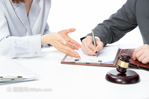 律師同事案件討論交流特寫