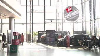 小伙買奔馳開不走,銷售 再買 1 萬內(nèi)飾